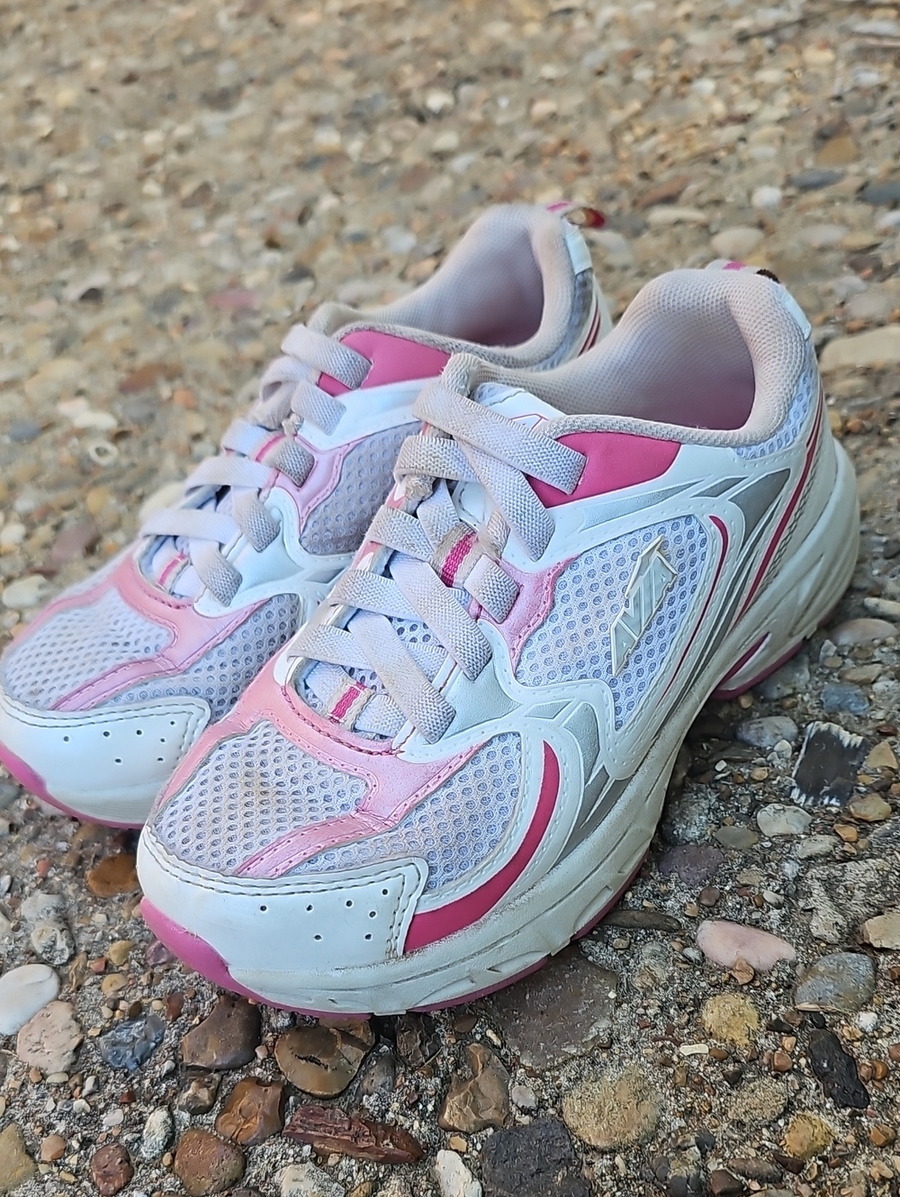 Avia 5000 Trainer Girls White and Pink Sneakers Youth 13